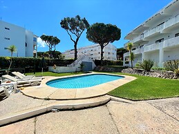 Vilamoura Cosy 4 With Pool by Homing