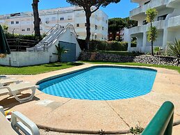Vilamoura Cosy 4 With Pool by Homing