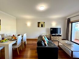 Albufeira Modern 4 With Pool by Homing