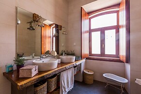 Pêra Vintage Villa With Pool by Homing