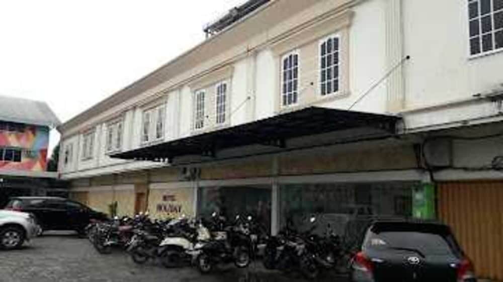 EXPRESS O 91674 Penginapan Bm Prima