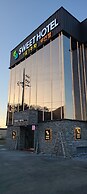 SWEET HOTEL