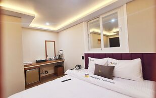 SWEET HOTEL