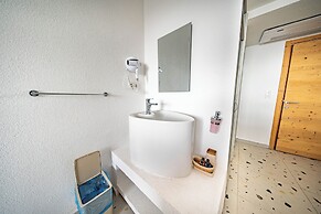 Thanos Hotel