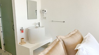 Thanos Hotel