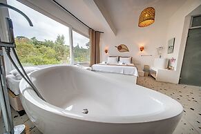 Thanos Hotel