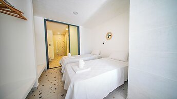 Thanos Hotel