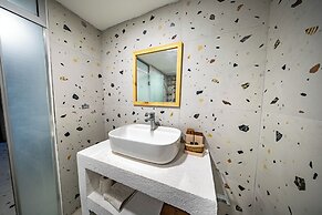 Thanos Hotel