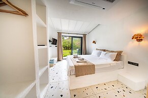 Thanos Hotel