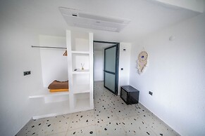 Thanos Hotel