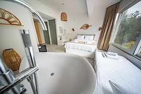 Thanos Hotel