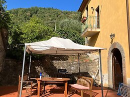 4-bed, Sleeps 8, Pets, Free Parking