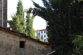 4-bed, Sleeps 8, Pets, Free Parking