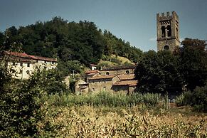 4-bed, Sleeps 8, Pets, Free Parking