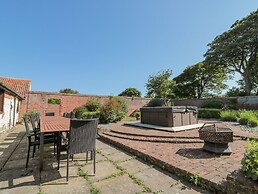 Highcliffe Manor