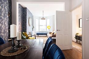 Luxurious 4-bedroom Home on Trendy Ormeau, Belfast