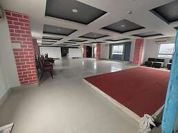 Hotel Grand Majesty