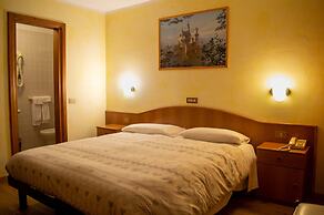 Hotel Serena - Tre Cime Views