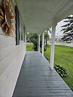 Sunflower Guest Suites