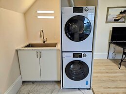Sunflower Guest Suites