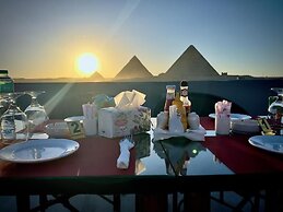 Fabulous View Pyramids Inn
