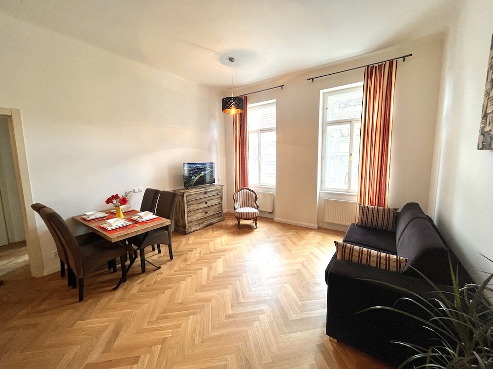 Amazing Apartment Zborovska