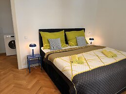 Amazing Apartment Zborovska