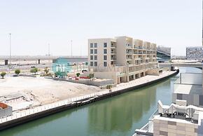 Cozy Canal View Apartment - 206