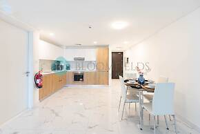 Cozy Canal View Apartment - 206