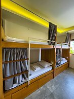Red Picnic Hostel