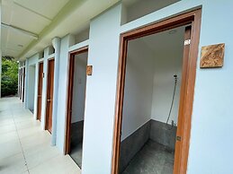 Red Picnic Hostel