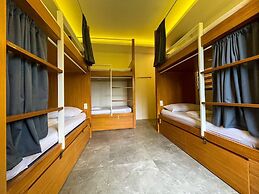 Red Picnic Hostel