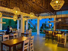 Red Picnic Hostel