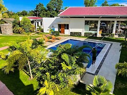 Red Picnic Hostel