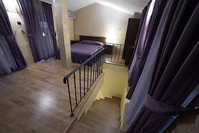 Kris Hotel