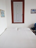 Studio Facing the sea Funtan Meiga