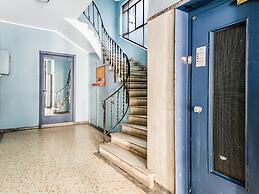 Sanders Center - Nice Studio Apt With Balcony