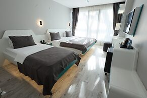 Midis Otel