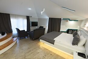 Midis Otel