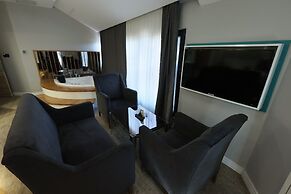 Midis Otel