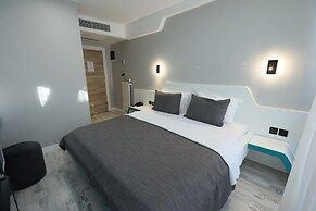 Midis Otel