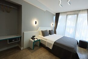 Midis Otel