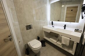 Midis Otel