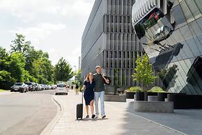 The Zipper Hotel & Apartments