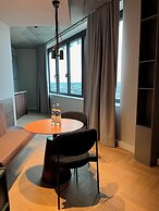 The Zipper Hotel & Apartments