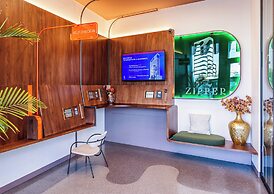 The Zipper Hotel & Apartments