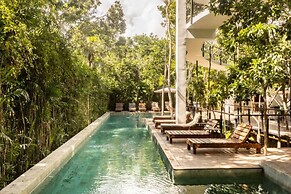 Spectacular Jungle Houses