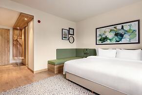Wyndham Garden Zomin
