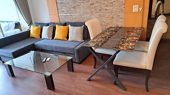 6D - 3 Bedroom Downtown Apartment With Shared Pool