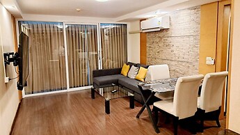 6D - 3 Bedroom Downtown Apartment With Shared Pool